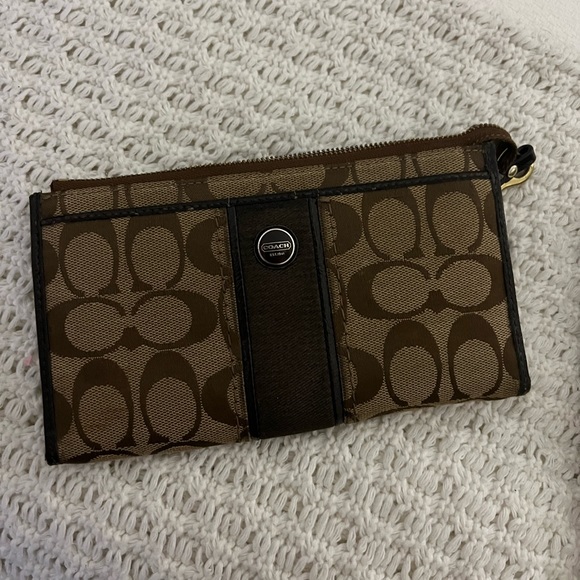 Coach wristlet wallet - Picture 1 of 3